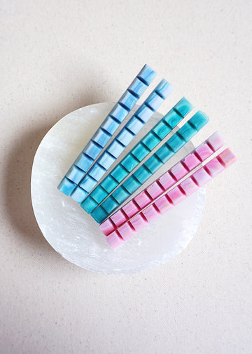 Multi-coloured wax bead set